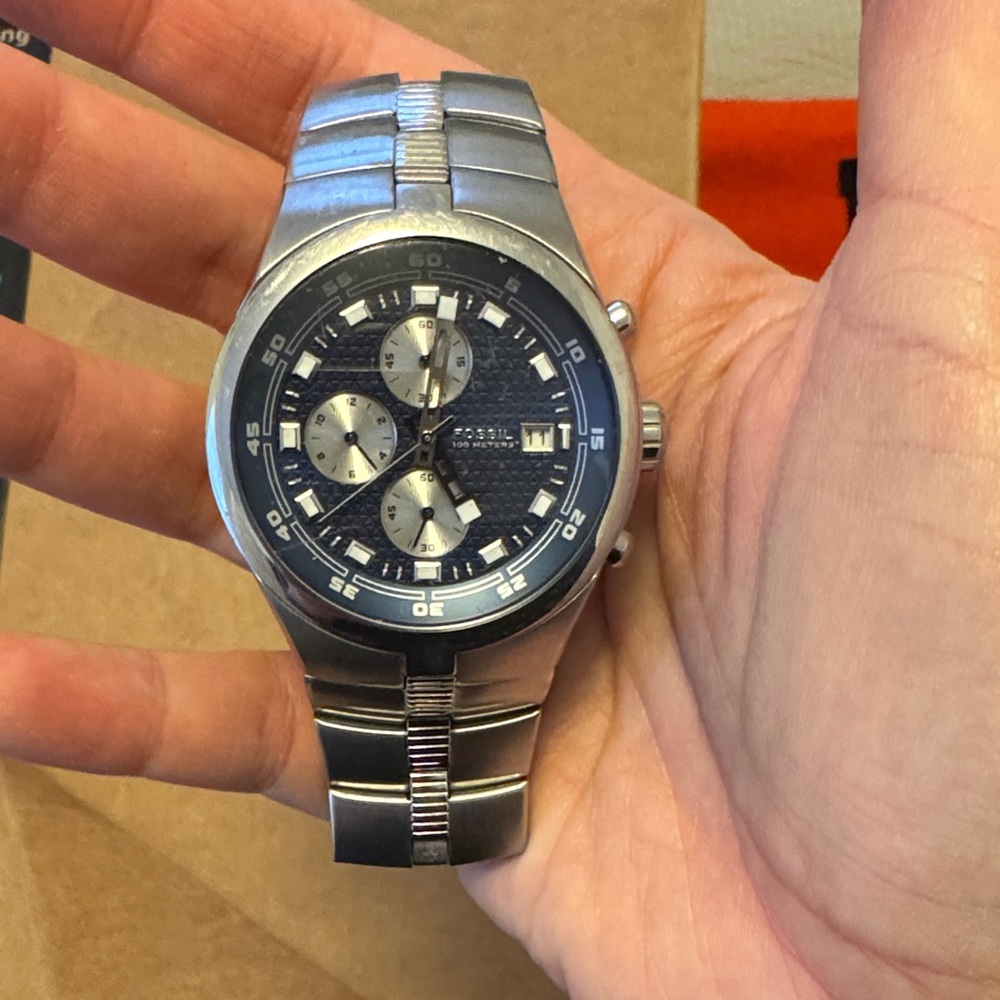 Fossil Men's Chronograph Watch in Silver and navy